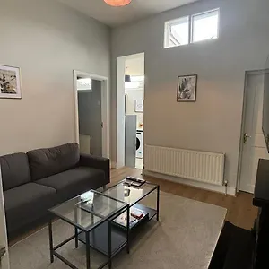 https://homely-3-bed-city-house.dublin-hotelsweb.com