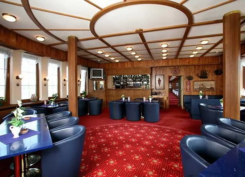 Botel Albatros Prag 3*,