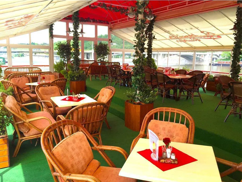 Botel Albatros Prag 3*,